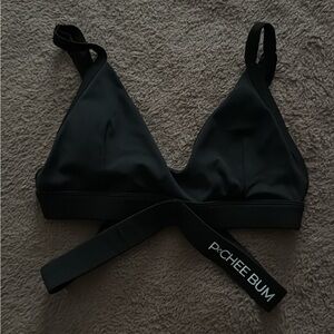 Pcheebum Criss Cross Sports Bra - Size Medium, could fit a small